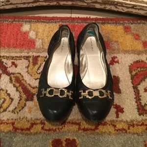 Tahari Black and Gold Flats